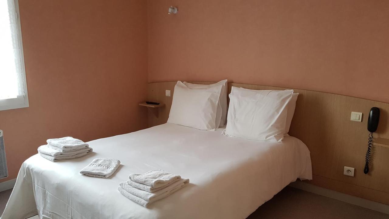 Hotel Regina Ars-sur-Formans Bagian luar foto